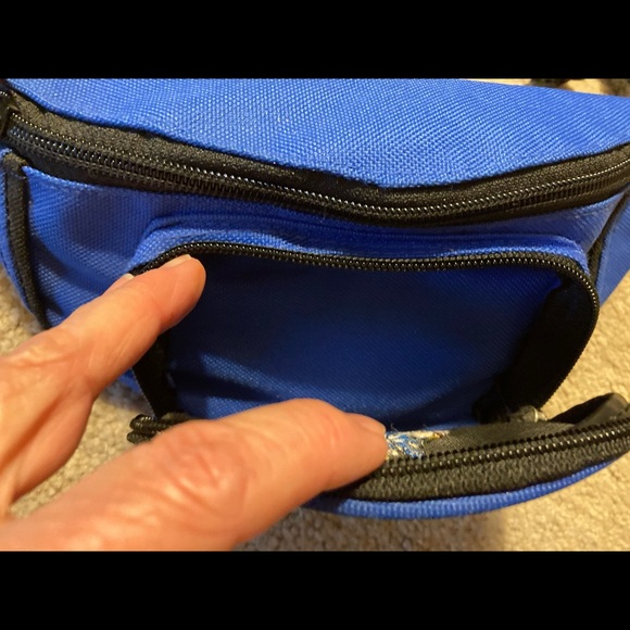 Magic Kingdom Walt Disney World fanny pack - Picture 6 of 7